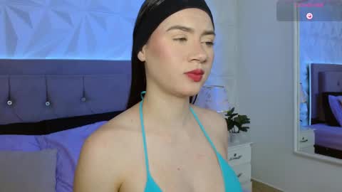 Gwen Drew online show from 10.05.25