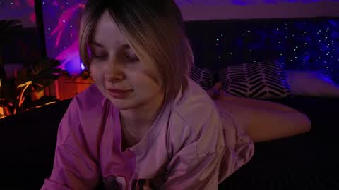 Snapshot of gwenhilton chatting on 01.08.25 gwenhilton online show from 01.08.25