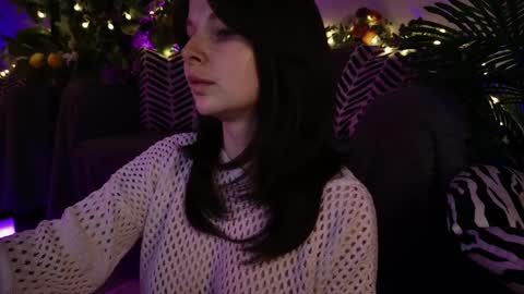 Snapshot of gwenhilton chatting on 02.27.25 gwenhilton online show from 02.27.25