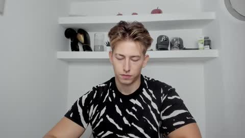 Snapshot of gym_alpha chatting on 12.01.24 Oliver online show from 12.01.24