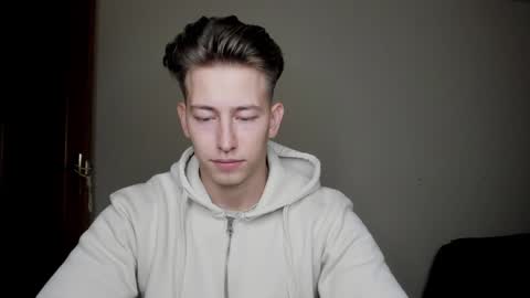 Snapshot of gym_alpha chatting on 01.06.25 Oliver online show from 01.06.25