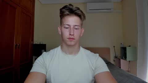 Snapshot of gym_alpha chatting on 03.11.25 Oliver online show from 03.11.25