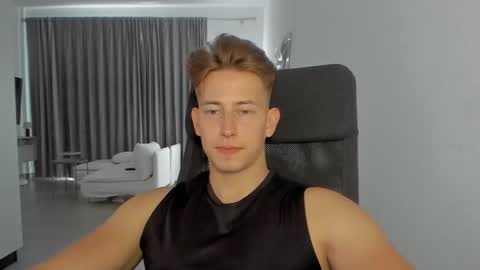 Snapshot of gym_alpha chatting on 10.10.25 Oliver online show from 10.10.25