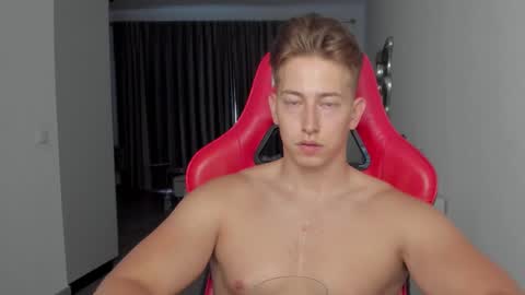 Snapshot of gym_alpha chatting on 10.19.25 Oliver online show from 10.19.25