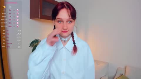 Snapshot of h0lyangel chatting on 10.03.25 Kelly Lilly online show from 10.03.25