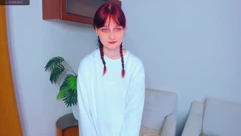 Snapshot of h0lyangel chatting on 10.11.25 Kelly Lilly online show from 10.11.25