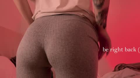 Snapshot of h2h0e chatting on 12.05.24 Lana online show from 12.05.24