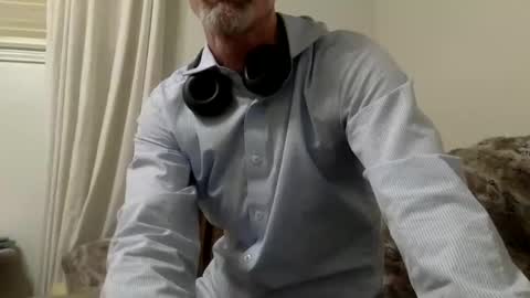 Snapshot of h333th3nz chatting on 02.24.26 h333th3nz online show from 02.24.26