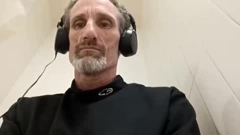 Snapshot of h333th3nz chatting on 02.28.26 h333th3nz online show from 02.28.26