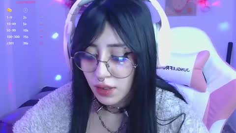 Snapshot of hachiko_love chatting on 12.18.25 Hachiko online show from 12.18.25