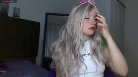 Snapshot of hadde01 chatting on 12.04.25 Hadde online show from 12.04.25