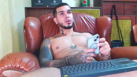 Snapshot of hades_carter chatting on 10.18.25 Hades online show from 10.18.25