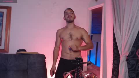 Snapshot of hadez_69 chatting on 11.27.25 HADEZ online show from 11.27.25