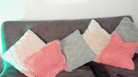 Snapshot of haileebeer_ chatting on 12.12.24 Hailee online show from 12.12.24