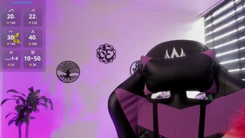 Snapshot of haileebeer_ chatting on 09.15.25 Hailee online show from 09.15.25