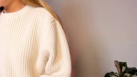 Snapshot of hailey_firee chatting on 09.18.25 Hailey online show from 09.18.25