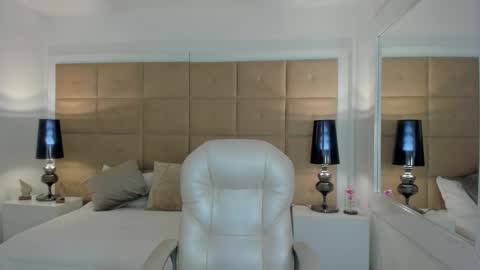 Snapshot of hailey_florez chatting on 02.21.25 hailey online show from 02.21.25