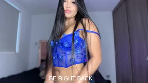 Snapshot of hailey_florez chatting on 10.27.25 hailey online show from 10.27.25