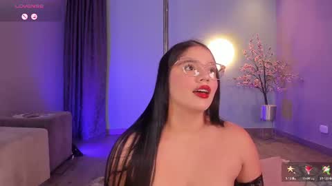 Snapshot of hailey_foxxx chatting on 08.02.26 laura online show from 08.02.26