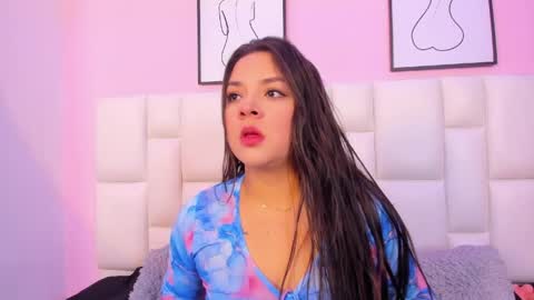 Snapshot of hailey_henao chatting on 05.19.26 Hailey Henao online show from 05.19.26