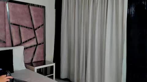 Hailey online show from 09.27.25