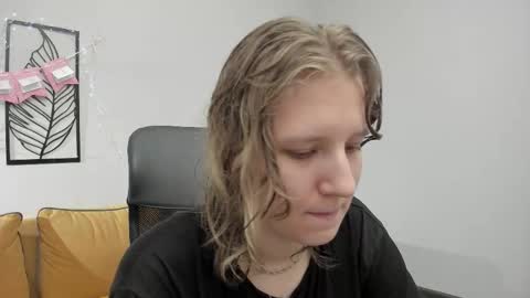 Snapshot of haileyfoxy chatting on 02.11.26 Hailey online show from 02.11.26