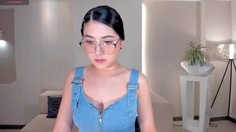 Hailey online show from 12.21.25