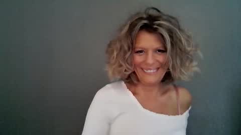 Snapshot of haileys123 chatting on 02.25.26 Hailey online show from 02.25.26