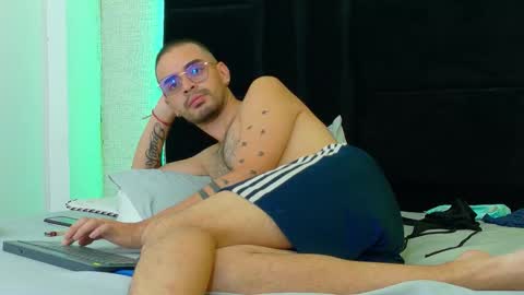 Snapshot of hairy_diamond chatting on 09.22.25 H A I R Y D I A M O N D online show from 09.22.25