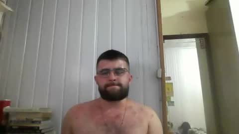 Snapshot of hairy_man_69_ chatting on 01.05.25 horny online show from 01.05.25