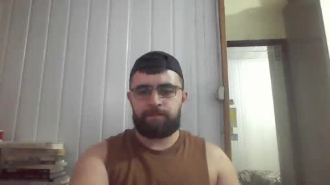 Snapshot of hairy_man_69_ chatting on 01.19.25 horny online show from 01.19.25
