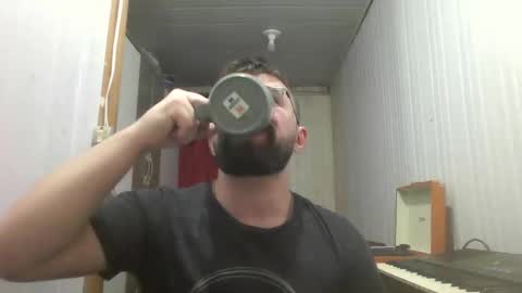 Snapshot of hairy_man_69_ chatting on 12.14.25 horny online show from 12.14.25