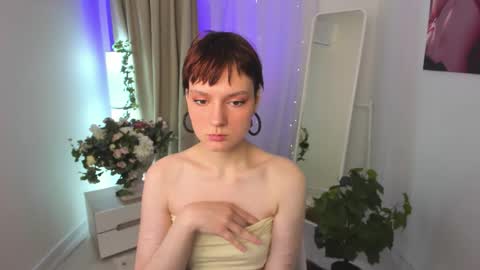 Snapshot of hairy_queeen chatting on 10.01.25 hairy_queeen online show from 10.01.25