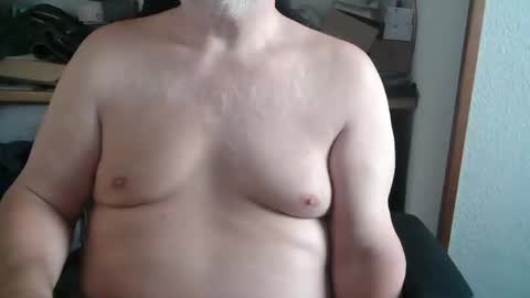 Snapshot of hairyarmpit_lover_1970 chatting on 09.19.25 hairyarmpit_lover_1970 online show from 09.19.25