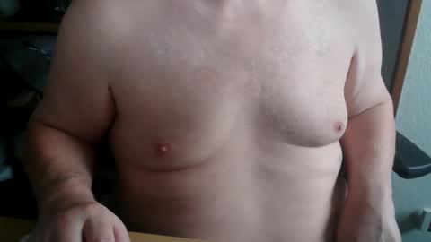 Snapshot of hairyarmpit_lover_1970 chatting on 10.24.25 hairyarmpit_lover_1970 online show from 10.24.25