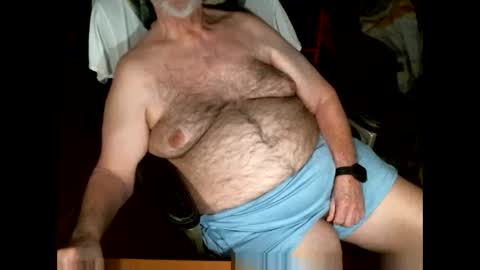 Snapshot of hairybear813 chatting on 03.18.26 hairybear813 online show from 03.18.26