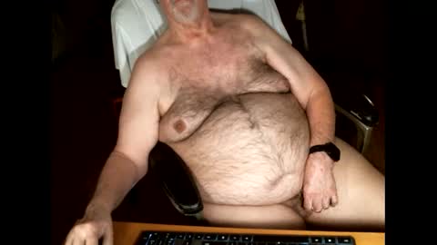 Snapshot of hairybear813 chatting on 05.18.26 hairybear813 online show from 05.18.26