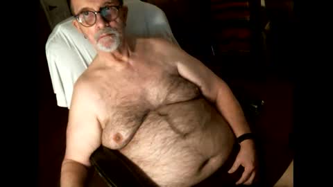 Snapshot of hairybear813 chatting on 05.26.26 hairybear813 online show from 05.26.26