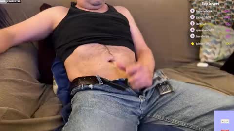 Snapshot of hairybelly818 chatting on 11.06.25 Hairy Belly online show from 11.06.25