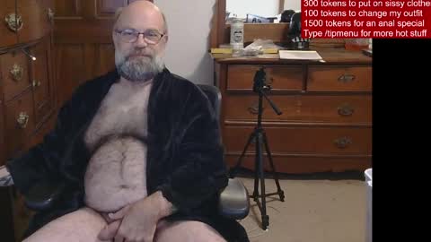 Snapshot of hairydaddybear69 chatting on 05.09.26 HairyDaddyBear69 online show from 05.09.26