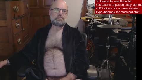 Snapshot of hairydaddybear69 chatting on 05.18.26 HairyDaddyBear69 online show from 05.18.26