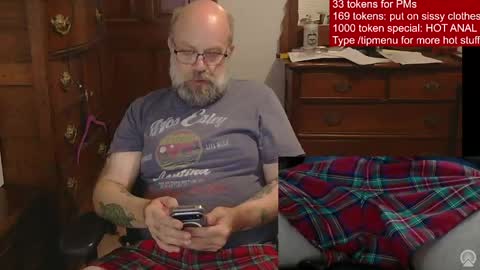 Snapshot of hairydaddybear69 chatting on 06.04.26 HairyDaddyBear69 online show from 06.04.26