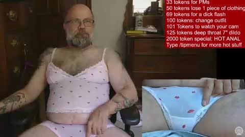 Snapshot of hairydaddybear69 chatting on 06.09.26 HairyDaddyBear69 online show from 06.09.26