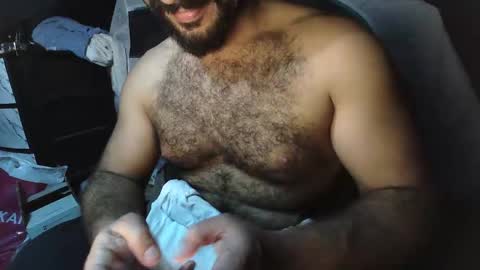 Snapshot of hairymann96 chatting on 11.06.25 hairymann96 online show from 11.06.25