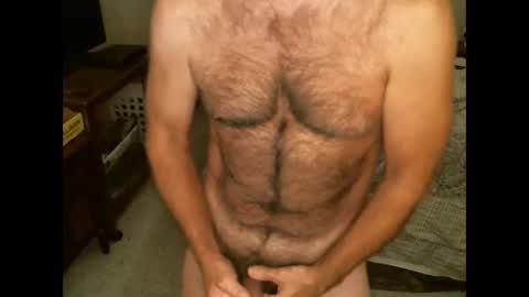 Snapshot of hairypecsguy chatting on 11.08.25 Hairy pecs online show from 11.08.25