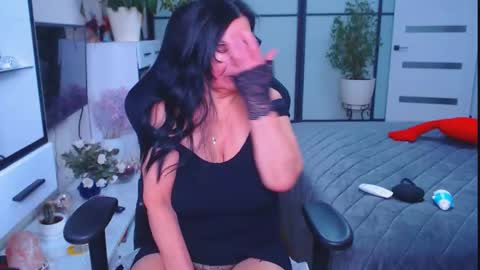 Snapshot of hairypussygranny chatting on 11.09.25 Monika online show from 11.09.25