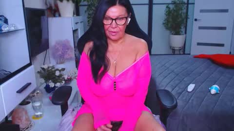 Snapshot of hairypussygranny chatting on 11.16.25 Monika online show from 11.16.25