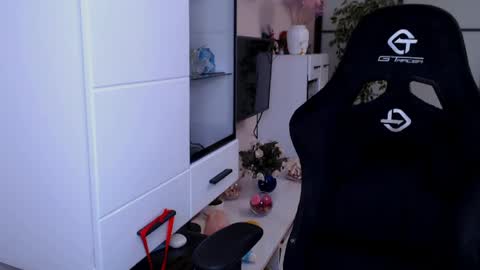 Monika online show from 05.09.26