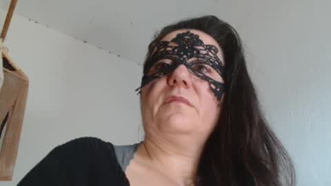 Snapshot of hairypussyxl chatting on 12.18.25 hairypussyxl online show from 12.18.25