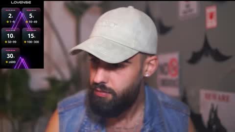 Snapshot of hairyrobxxx chatting on 10.24.25 HairyRobXxX online show from 10.24.25